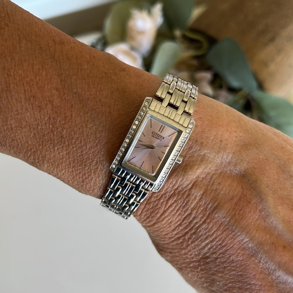 Ladies Citizen Silver Tone SS Classic Quartz Watch - Picture 2 of 8